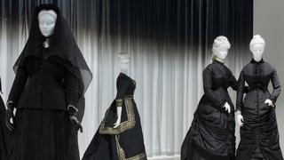 <i>Death Becomes Her</i>: The Dark Arts of Crepe and Mourning